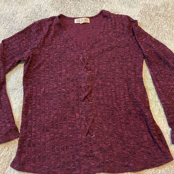 Top - Picture 2 of 4